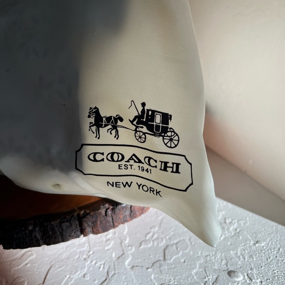 NWT TAYLOR EYELET LEATHER CARRYALL (COACH F27391) - Picture 9 of 13